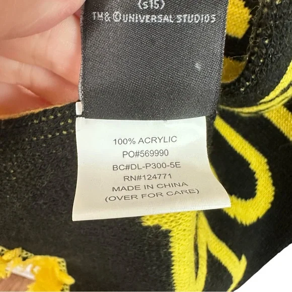 Harry Potter Hufflepuff Scarf Black Yellow Knit Striped Hogwarts Wizardcore - Picture 6 of 7